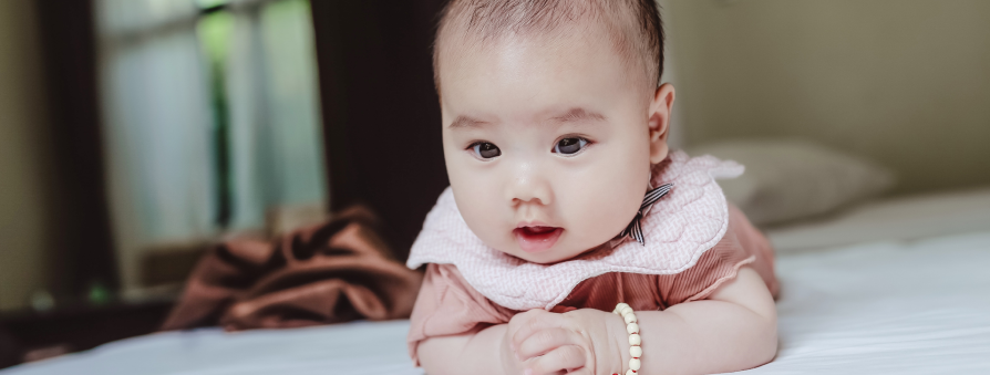 Faire dormir bébé sur le ventre