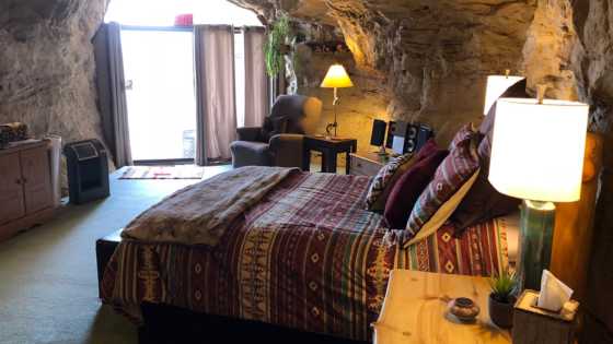 Hotel insolite dans une grotte 