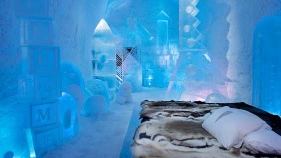 Hotel insolite entièrement sculpté dans la glace !