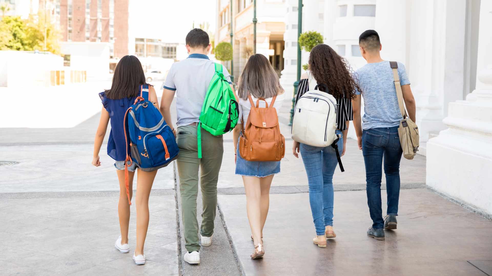 Ados et sommeil post-vacances : le guide pour retrouver un rythme sain