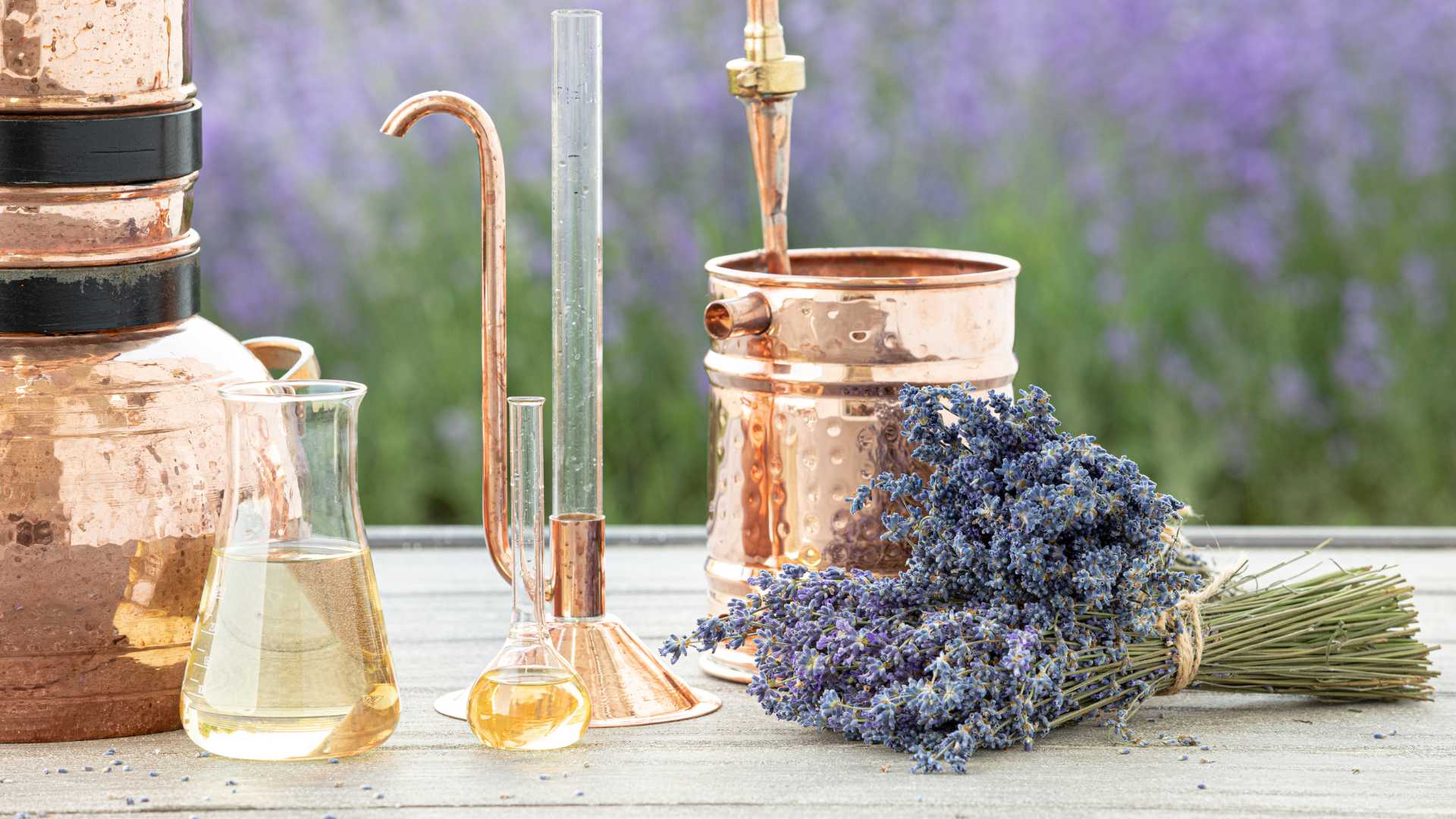 Hydrolats pour le sommeil : quels bienfaits, et comment les choisir ?