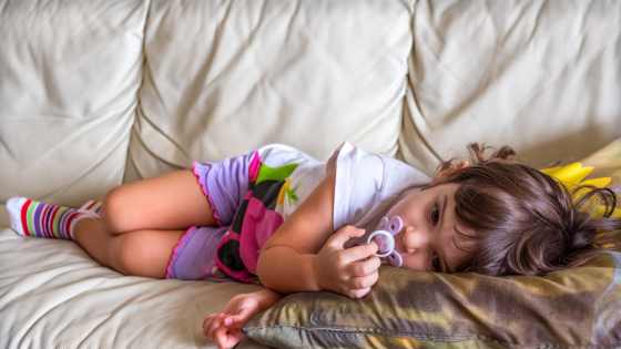 la sieste est un rendez vous à ne pas manquer pour vos têtes blondes pendant les vacances scolaires
