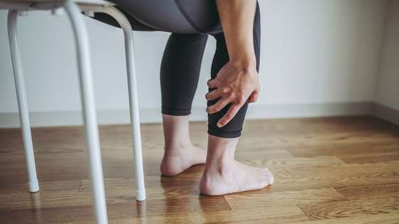 La syringomyélie peut entraîner des fourmillements ou une perte de sensation dans les membres supérieurs et inférieurs