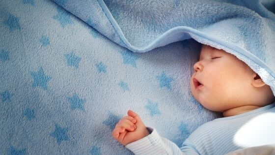 La_regle_a_retenir_pas_d_oreiller_pour_bebe_avant_3_ans