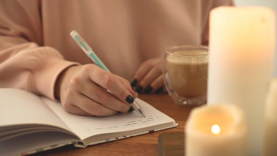 L'actimétrie doit être combinée avec d'autres examens et observations pour être plus précise