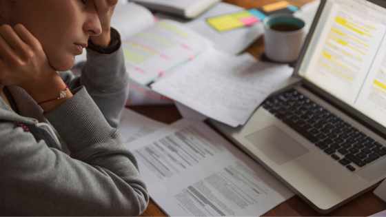 Le surmenage et la fatigue font partie d'un cercle vicieux, et il est parfois nécessaire de s'arrêter pour faire le point et se reposer, pour pouvoir travailler plus sereinement