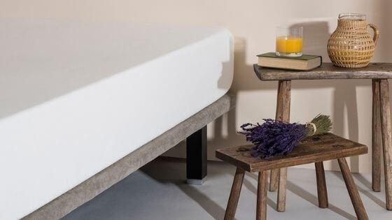 Protège matelas imperméable et silencieux.