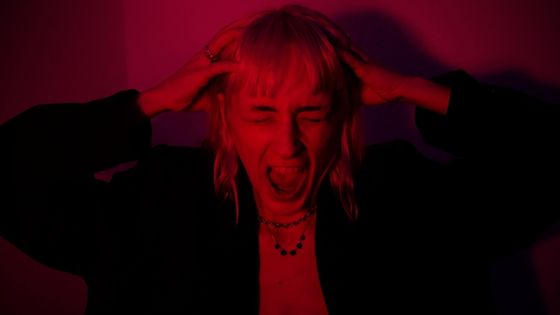 Quels sont les dangers des troubles du comportement en sommeil paradoxal ?