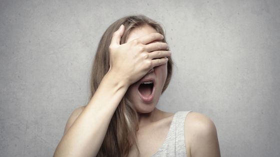 Vous avez l'impression d'entendre des bruits d'explosion, de cri ou de coups de feu au moment de vous endormir ? Peut-être souffrez vous du syndrome de la tête qui explose